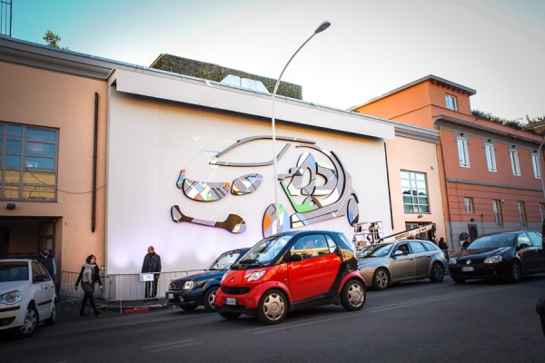 NO CURVES urban wall for Smart fourjoy